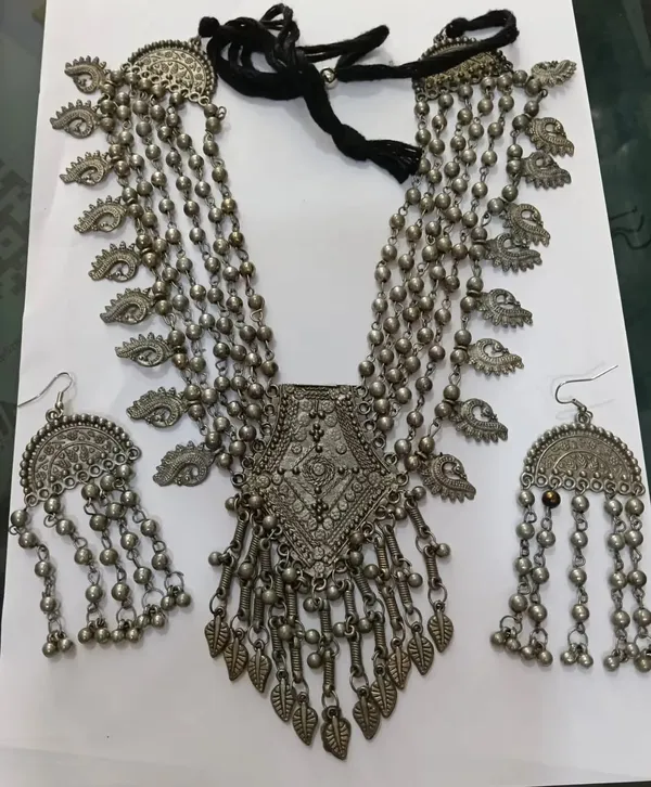 Oxidized_Silver-Tone_Tribal_Necklace_Set_with_Statement_Pendant_&_Matching_Earrings