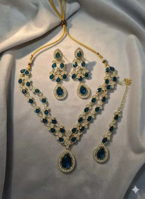 Blue_Sapphire_Look_Gold-Plated_Necklace_Set_with_Matching_Earrings_&_Maang_Tikka_for_Women