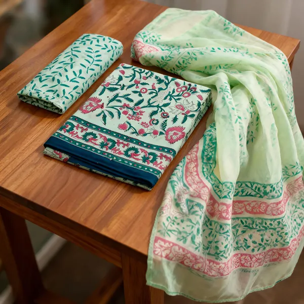 Aahoo_Mint_Aqua_Bloom_Pure_Cotton_Kalamkari_Hand_Block_Print_Suit_With_Chiffon_Dupatta