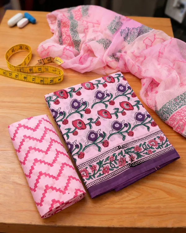 Aahoo_Orchid_Pink_Pure_Cotton_Kalamkari_Hand_Block_Print_Suit_With_Chiffon_Dupatta