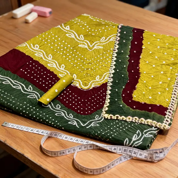 Aahoo_Lime_Olive_3D_Multi_Leheriya_Bandhej_Satin_Cotton_Suit