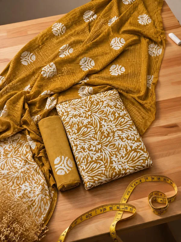 Aahoo_Mustard_Yellow_Pure_Cotton_Hand_Batik_Tie_Dye_Block_Suit