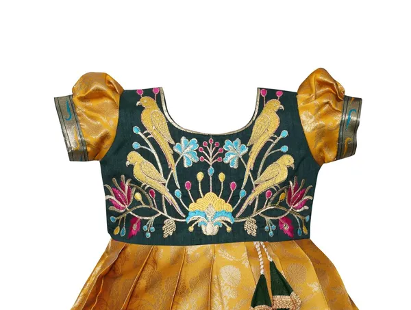 Girls_Pattu_Pavadai_Dress