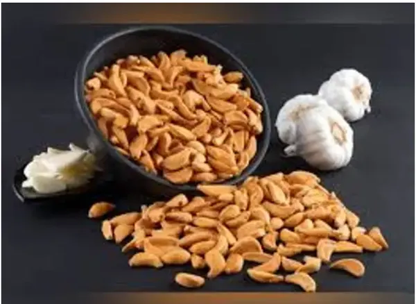Dehydrated_Garlic_Flakes