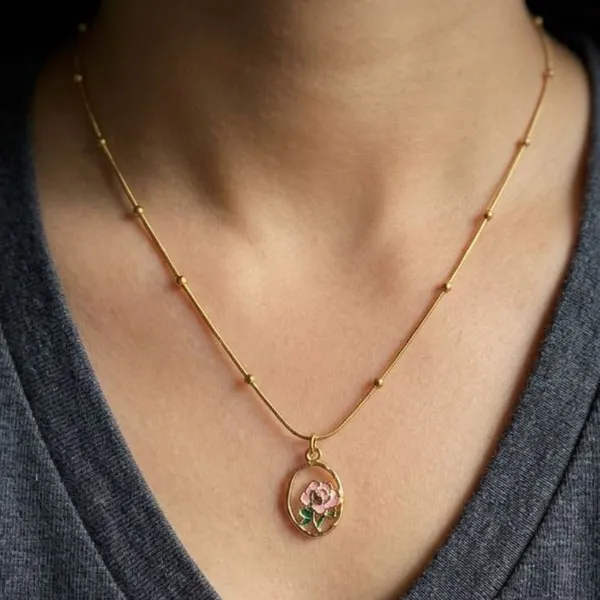 Gold_Alloy_Metal_Enamel_Floral_Oval_Pendant_Satellite_Chain_Necklace