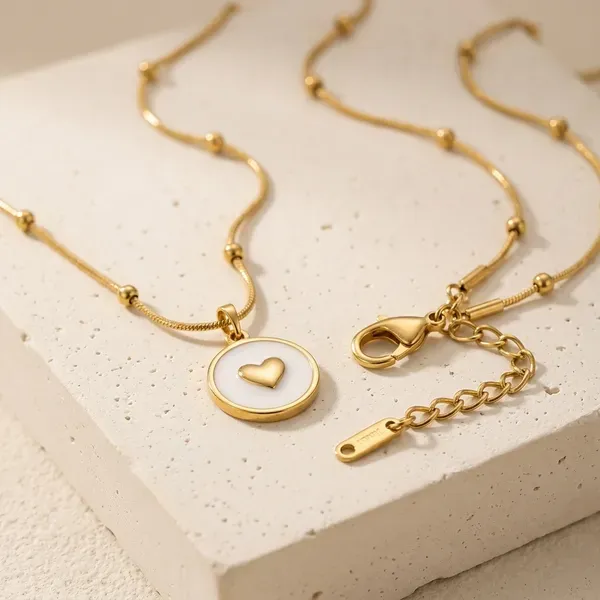 Gold_Plated_Heart_Pendant_Chain_Necklace_For_Women