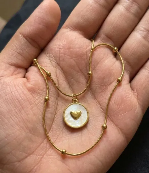 Gold_Plated_Heart_Pendant_Chain_Necklace_For_Women