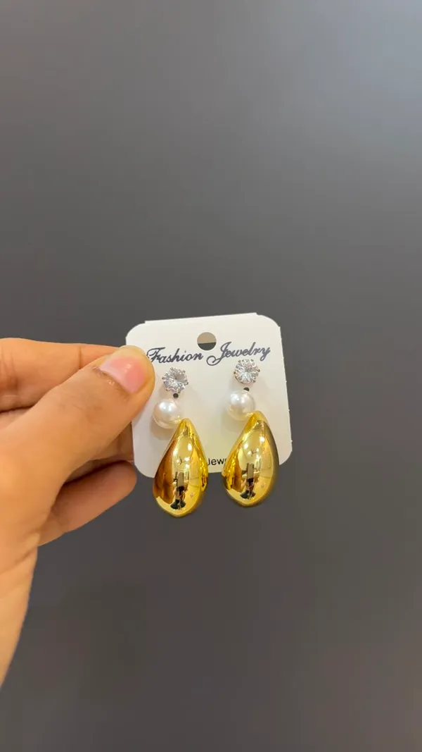Diamond_Dew_Pearl_Earrings