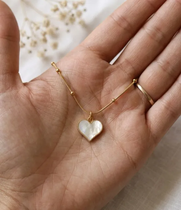 Gold_Plated_White_Heart_Pendant_Necklace_With_Beaded_Chain