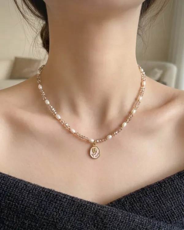 White_Freshwater_Pearl_Crystal_Beaded_Gold_Tone_Pendant_Necklace_For_Women