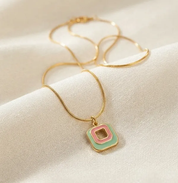 Gold_Tone_Geometric_Enamel_Pendant_Necklace_For_Women