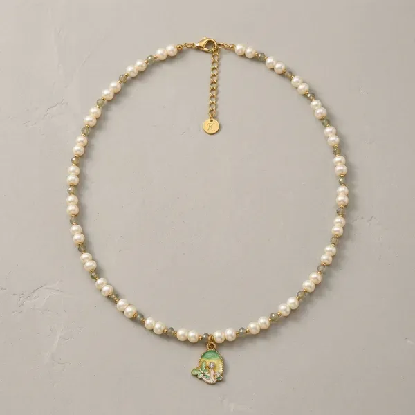 White_Pearl_Beaded_Necklace_With_Iridescent_Pendant