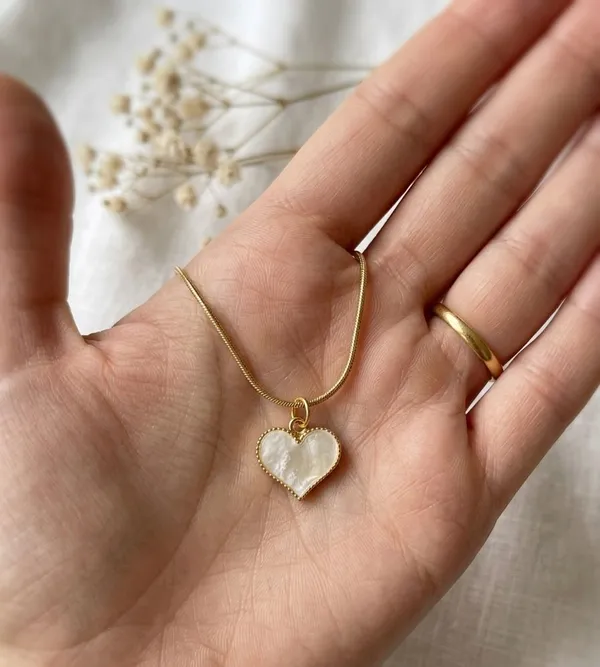 Gold_Plated_Heart_Pendant_Snake_Chain_Necklace_For_Women