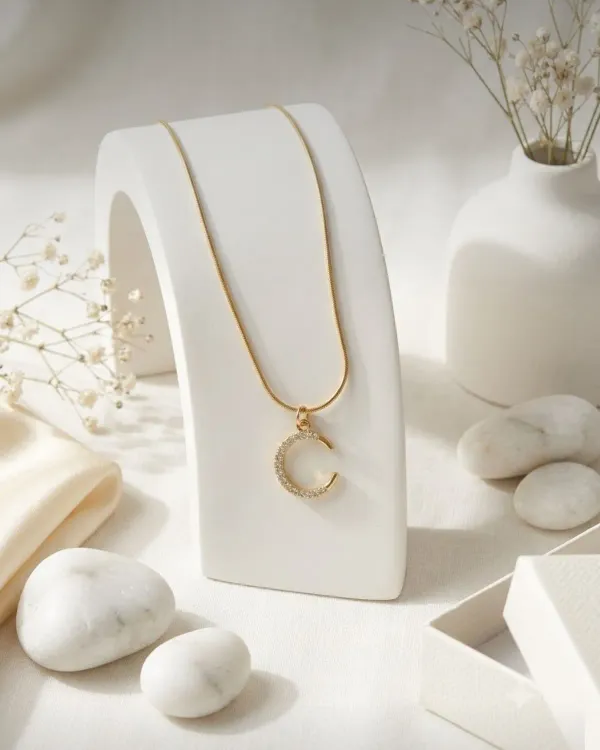 Gold_Alloy_Metal_Snake_Chain_Crystal_Crescent_Moon_Pendant_For_Women