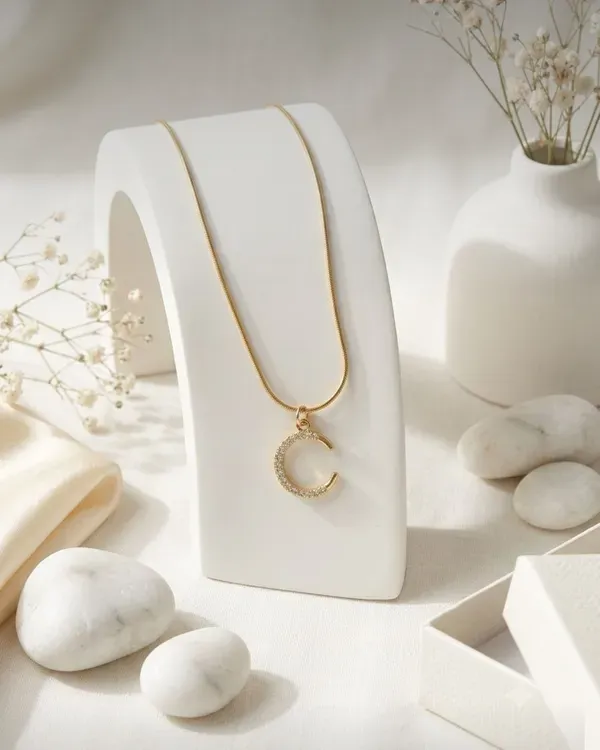 Gold_Alloy_Metal_Snake_Chain_Crystal_Crescent_Moon_Pendant_For_Women