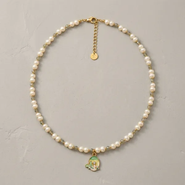 White_Pearl_Beaded_Necklace_With_Iridescent_Pendant