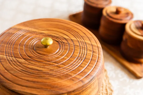 Wooden_Round_Roti_Box_With_Brass_Knob