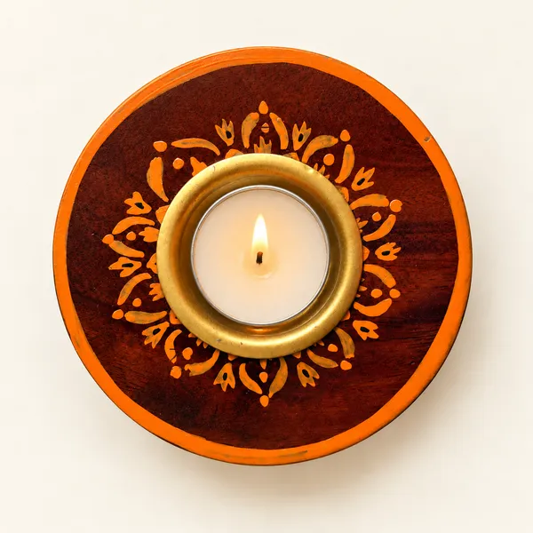 Kesari_Glow_Hand-Painted_Wooden_Tealight_Holder