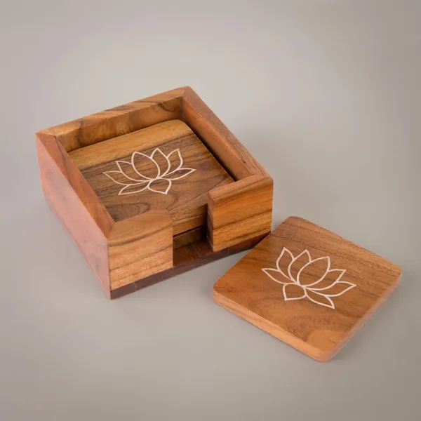 Wooden_Lotus_Engraved_Coaster_Set_With_Holder