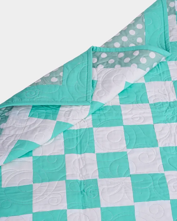 Soft_Green_Nursery_Baby_Quilt