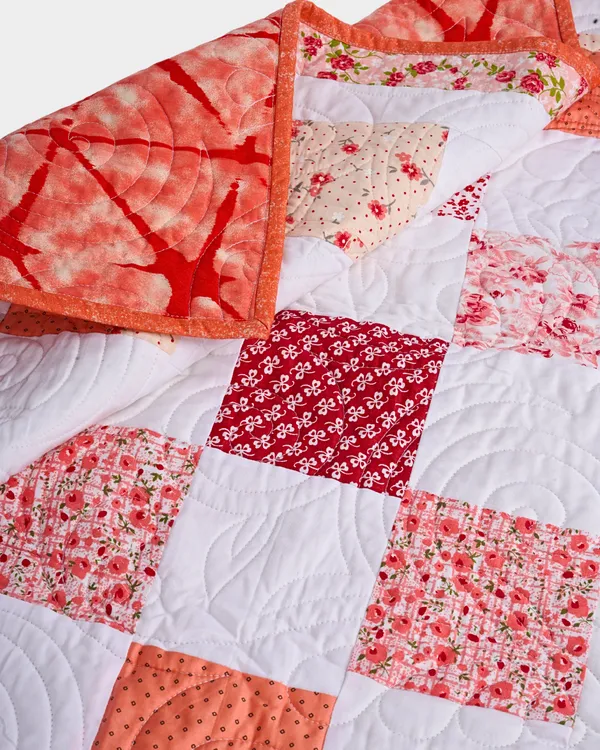 Sweet_Apricot_Blooms_Baby_Quilt