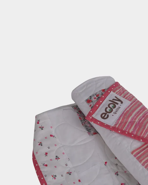 Sweet_Pink_Gray_Rosebud_Baby_Quilt