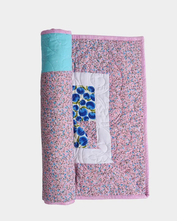 Aqua_Blue_And_Pink_Mix_Baby_Quilt