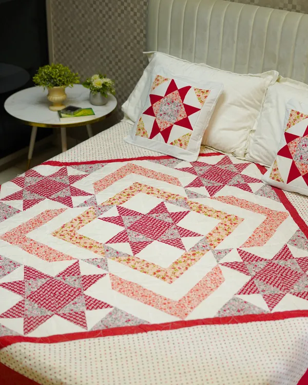 Red_White_Star_Quilt_With_Shams