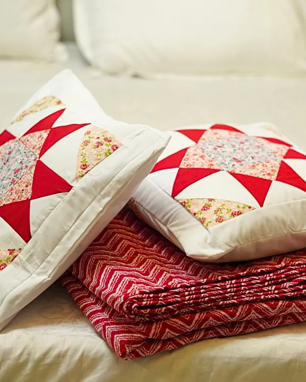 Red_White_Star_Quilt_With_Shams