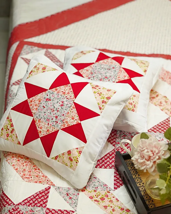 Red_White_Star_Quilt_With_Shams