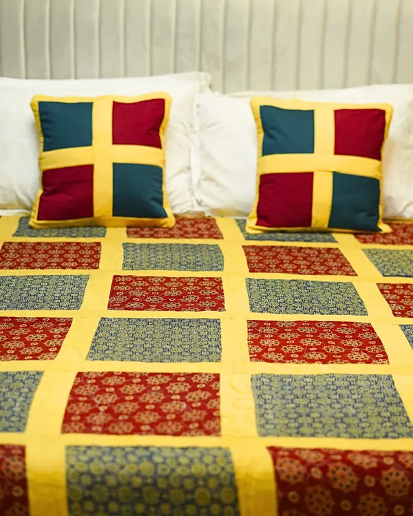 Bold_Retro_Checkerboard_Quilted_With_Shams