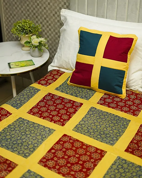 Bold_Retro_Checkerboard_Quilted_With_Shams