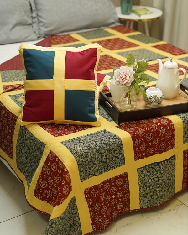 Bold_Retro_Checkerboard_Quilted_With_Shams