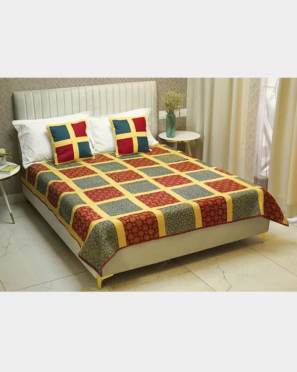 Bold_Retro_Checkerboard_Quilted_With_Shams