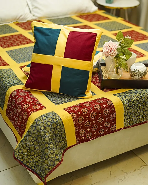 Bold_Retro_Checkerboard_Quilted_With_Shams