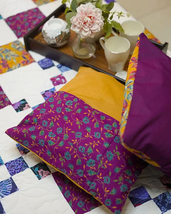 Modern_Mosaic_Patchwork_Quilt_Set_With_Shams