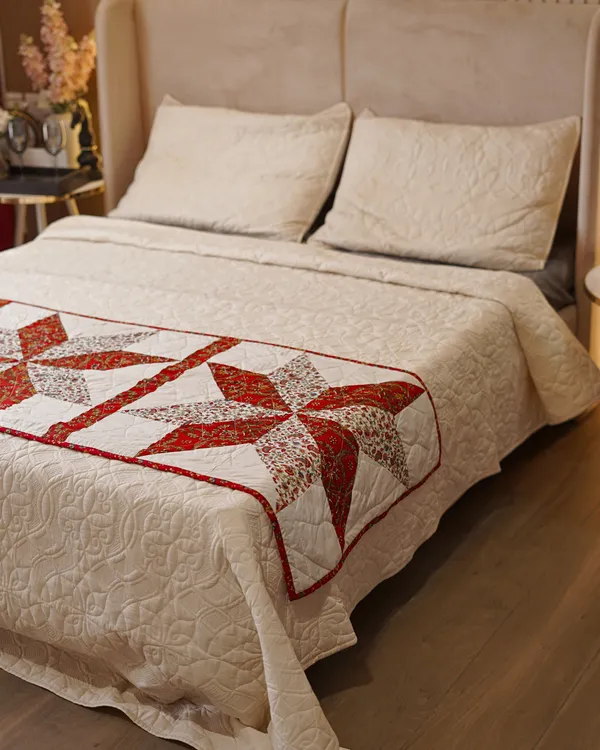 Elegant_Pink_Star_Patchwork_Quilted_Bed_Runner