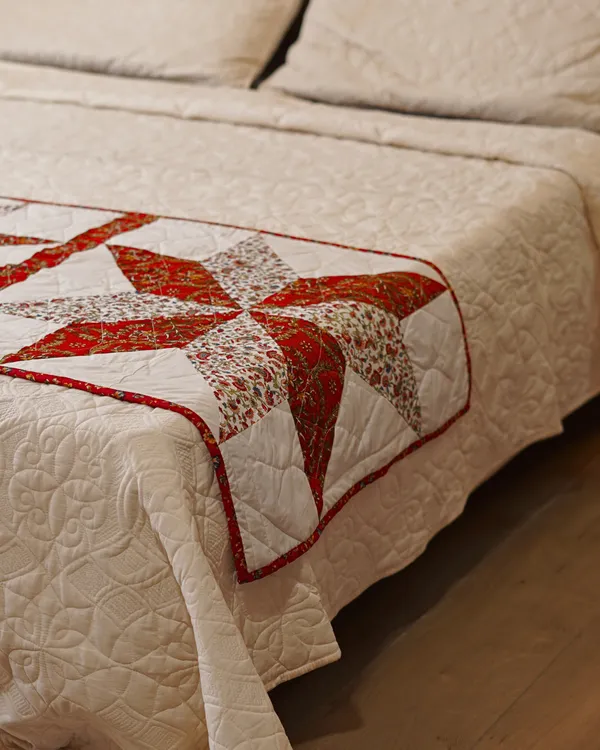 Elegant_Pink_Star_Patchwork_Quilted_Bed_Runner