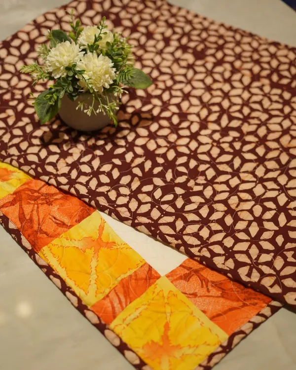 Warm_Harvest_Quilted_Dinner_Table_Runner