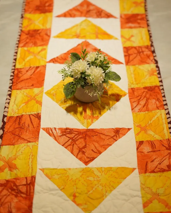 Warm_Harvest_Quilted_Dinner_Table_Runner