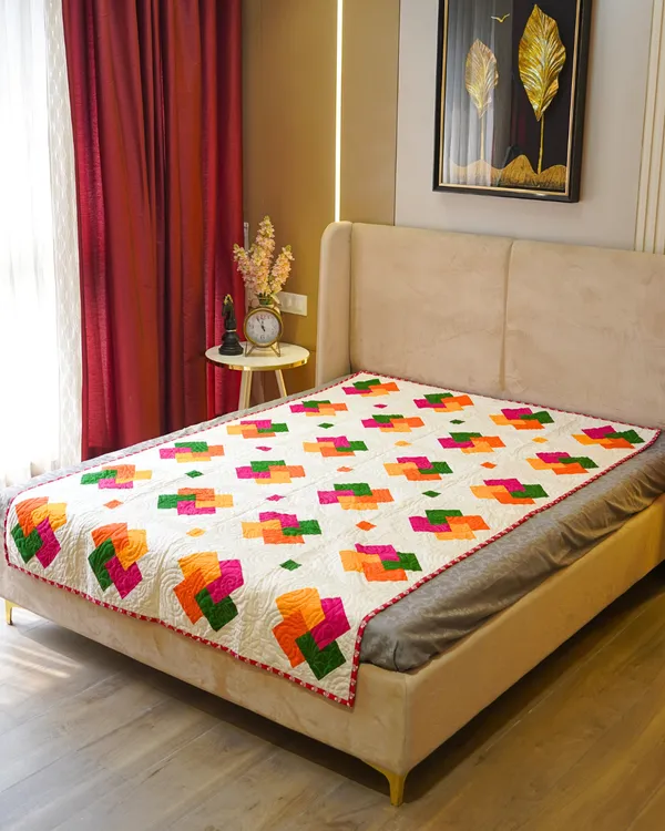 Red_Beige_Patchwork_Cotton_Bedquilt_Handcrafted_Floral_Design
