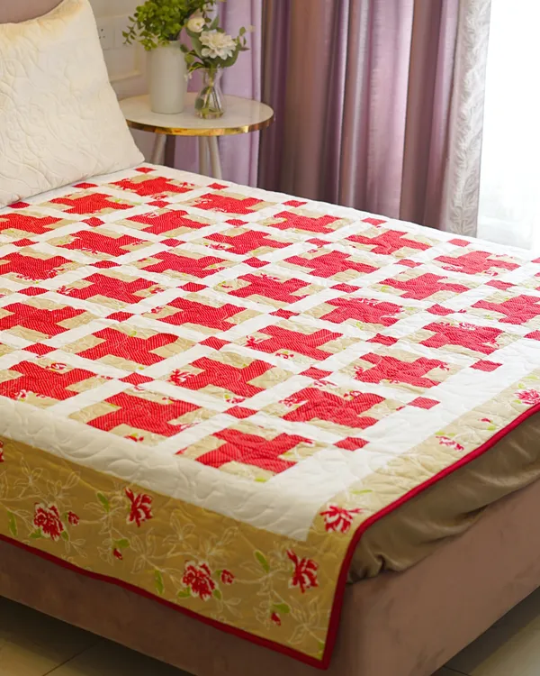 Crimson_Lattice_Cotton_Bedquilt_Floral_Border_Edition