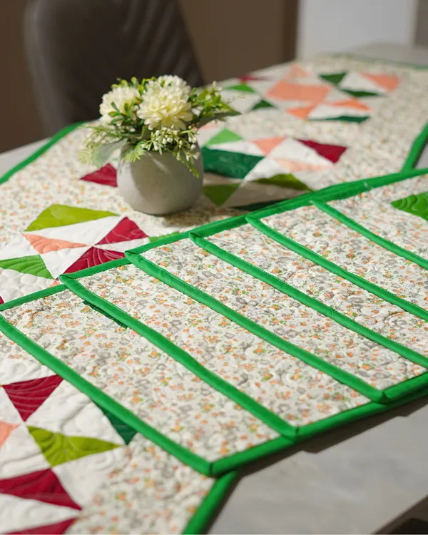 Pinwheel_Micro_Floral_Table_Runner_And_Mats