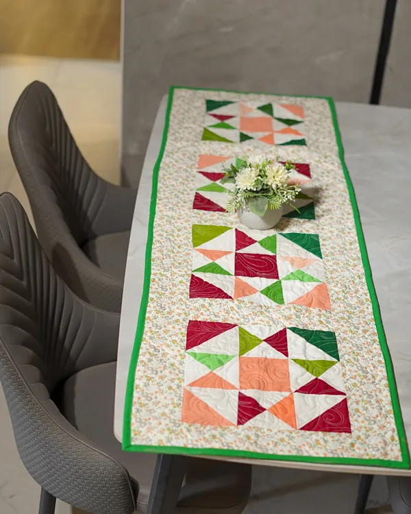 Pinwheel_Micro_Floral_Table_Runner_And_Mats