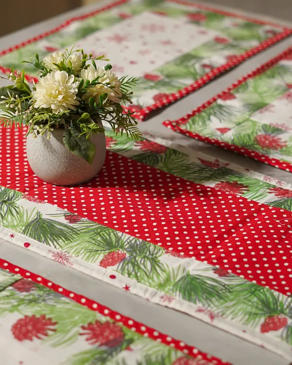 Pine_Needle_Polka_Dot_Christmas_Table_Runner