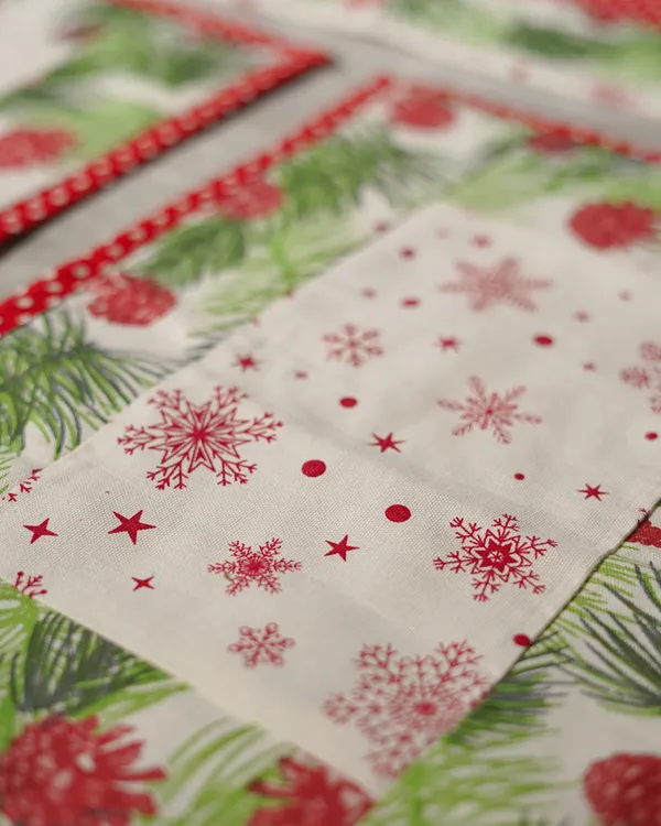 Pine_Needle_Polka_Dot_Christmas_Table_Runner