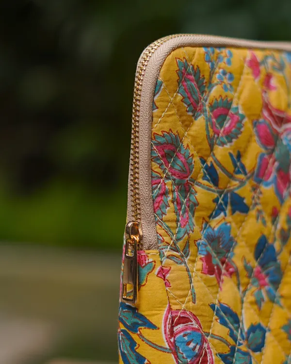 Yellow_Vine_Blossom_Ipad_Bag