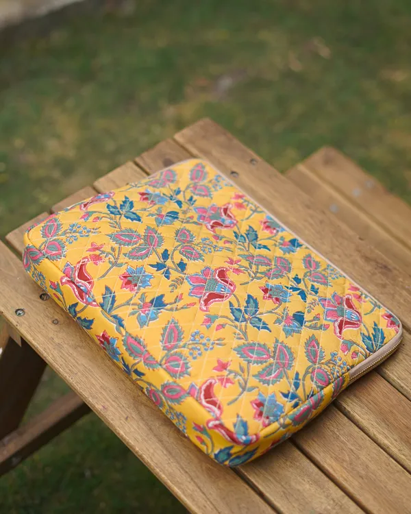 Yellow_Vine_Blossom_Ipad_Bag