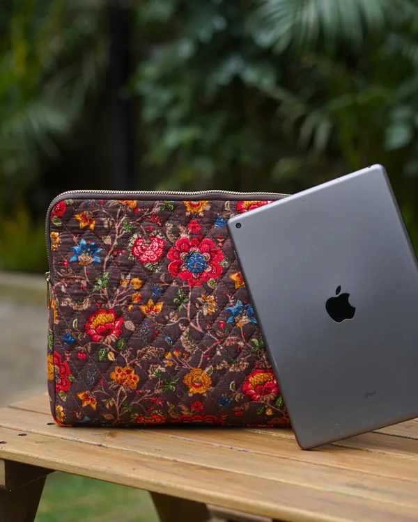 Bouquet_Earth_Tone_Brown_Ipad_Bag