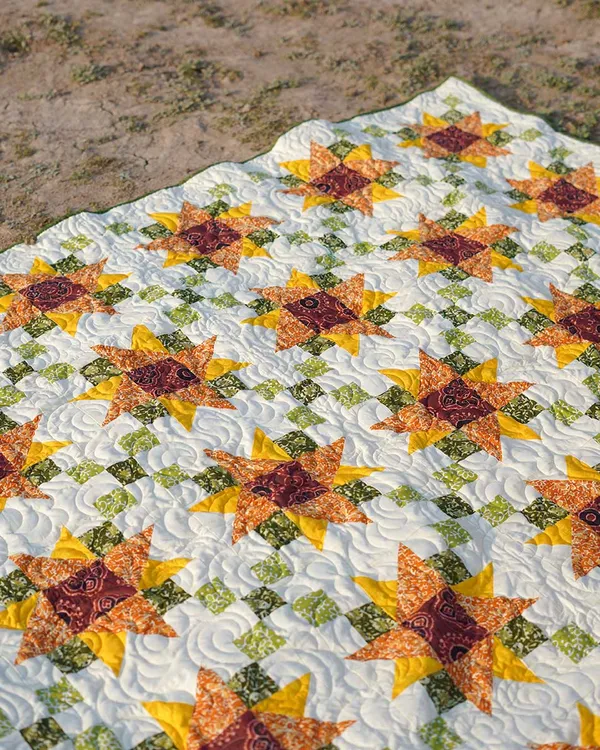 Golden_Sunflower_Star_Patchwork_Bed_Quilt